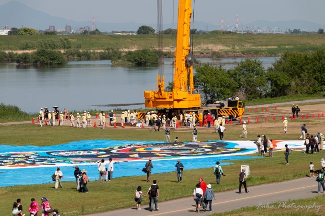 加須市民平和祭（ジャンボこいのぼり遊泳）2024