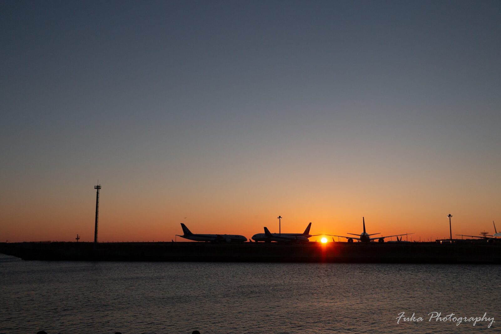 京浜島つばさ公園からの羽田空港と初日の出 2025