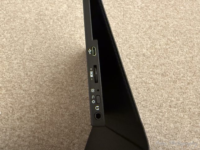 KEEPTIME 「モバイルモニター 15.6インチ P156」 右側面