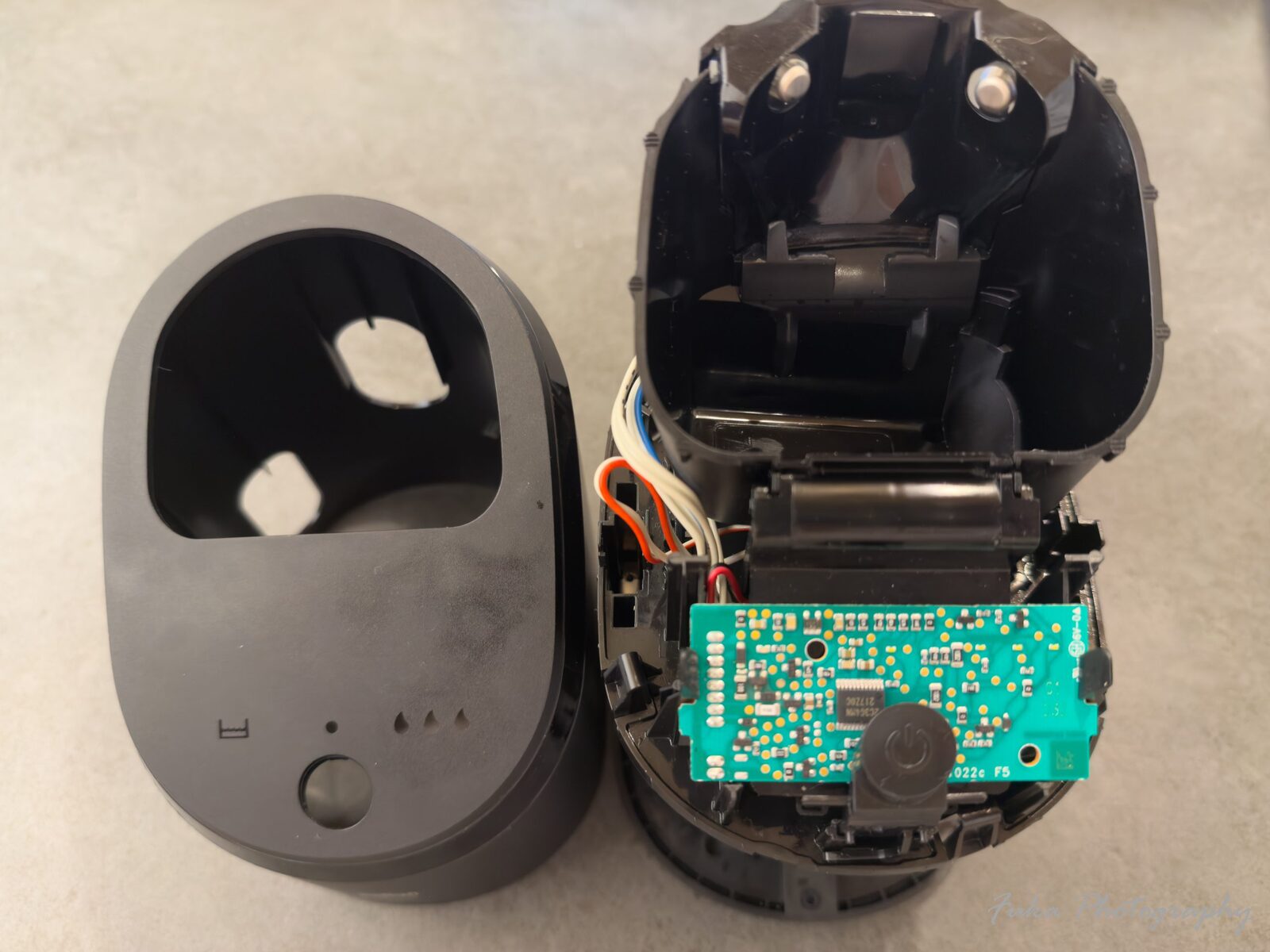 Braun シェーバー洗浄器 Type:54301 の上部分を外したところ