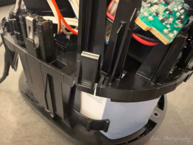 Braun シェーバー洗浄器 Type:54301 の上部分を固定していた爪