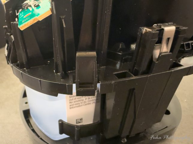 Braun シェーバー洗浄器 Type:54301 の上部分を固定していた爪