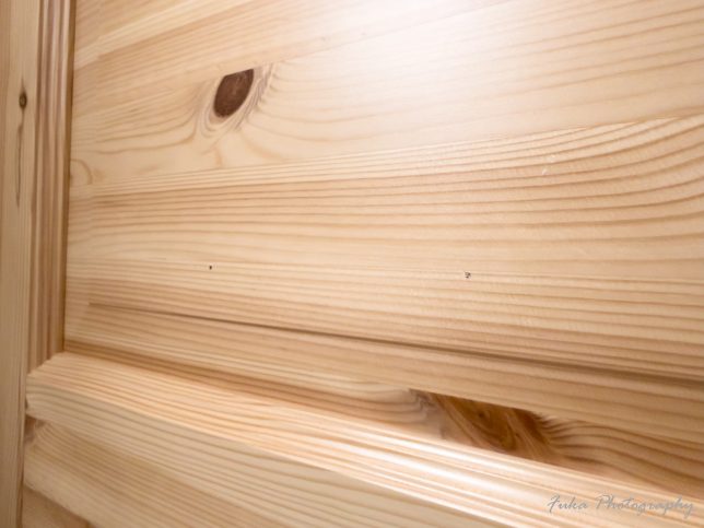 取り付けか所に下穴をあけたところ裏側（貫通して失敗）