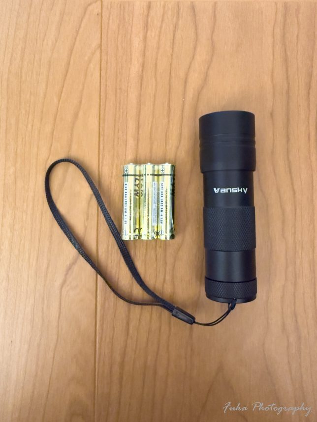 Vansky 「Black Light 12LED UVライト FBA_VS-FL01 JP」 内容物