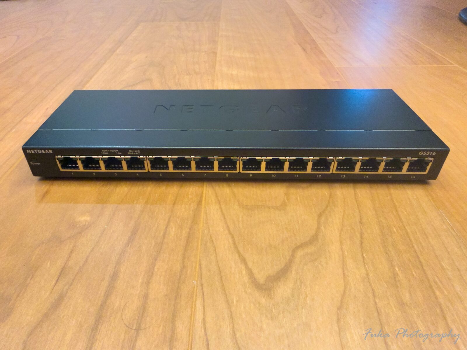 NETGEAR「GS316」 正面