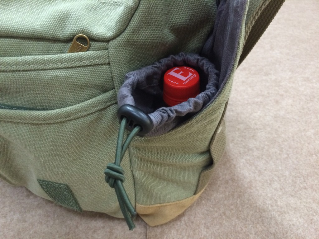 キング ショルダーバッグ ETSHAIM V300 EG CANVAS BAG 7.8L 300mlペットボトル入れた感じ